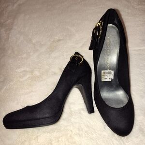 Christian Siriano Faux Suede Black Pumps
